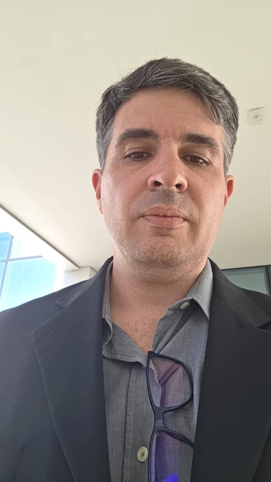 Daniel R Cardoso